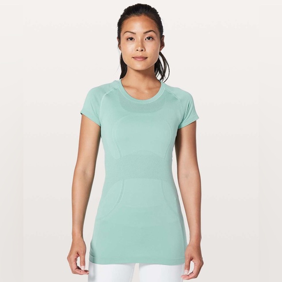 lululemon athletica Tops - Lululemon Swiftly Tech Short Sleeve Crew